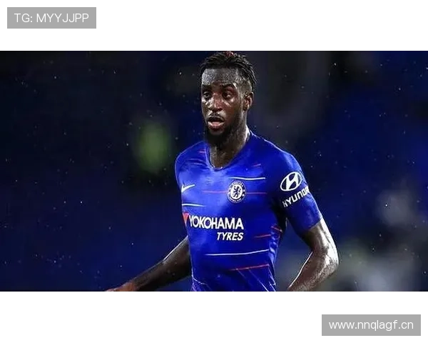 切尔西引援频繁，核心框架缺失问题逐步反映在球队稳定性承压