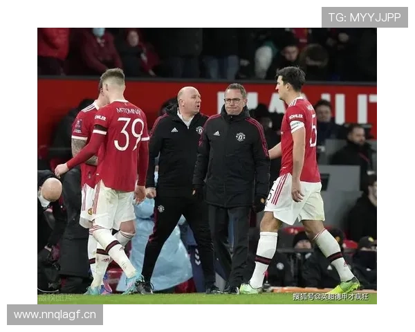 高位压迫与防线暴露:曼联的战术悖论